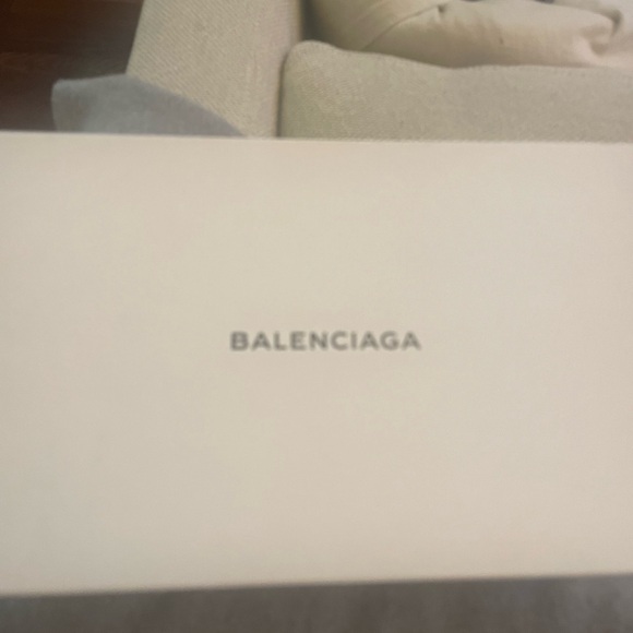 Balenciaga thong style sandals - Picture 2 of 4